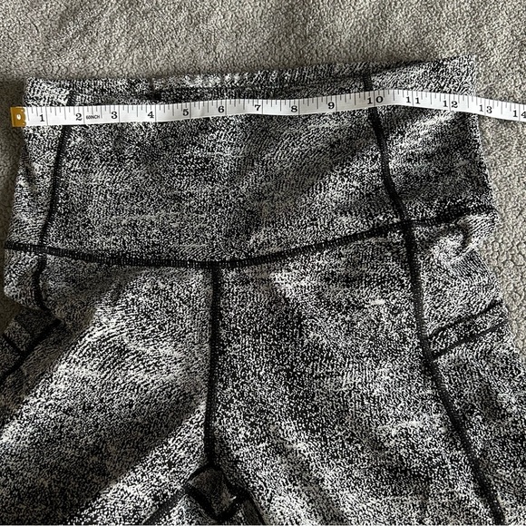 Bundle of Gray and Black Activewear, Gym, Running Leggings Set with Pockets - Picture 11 of 13